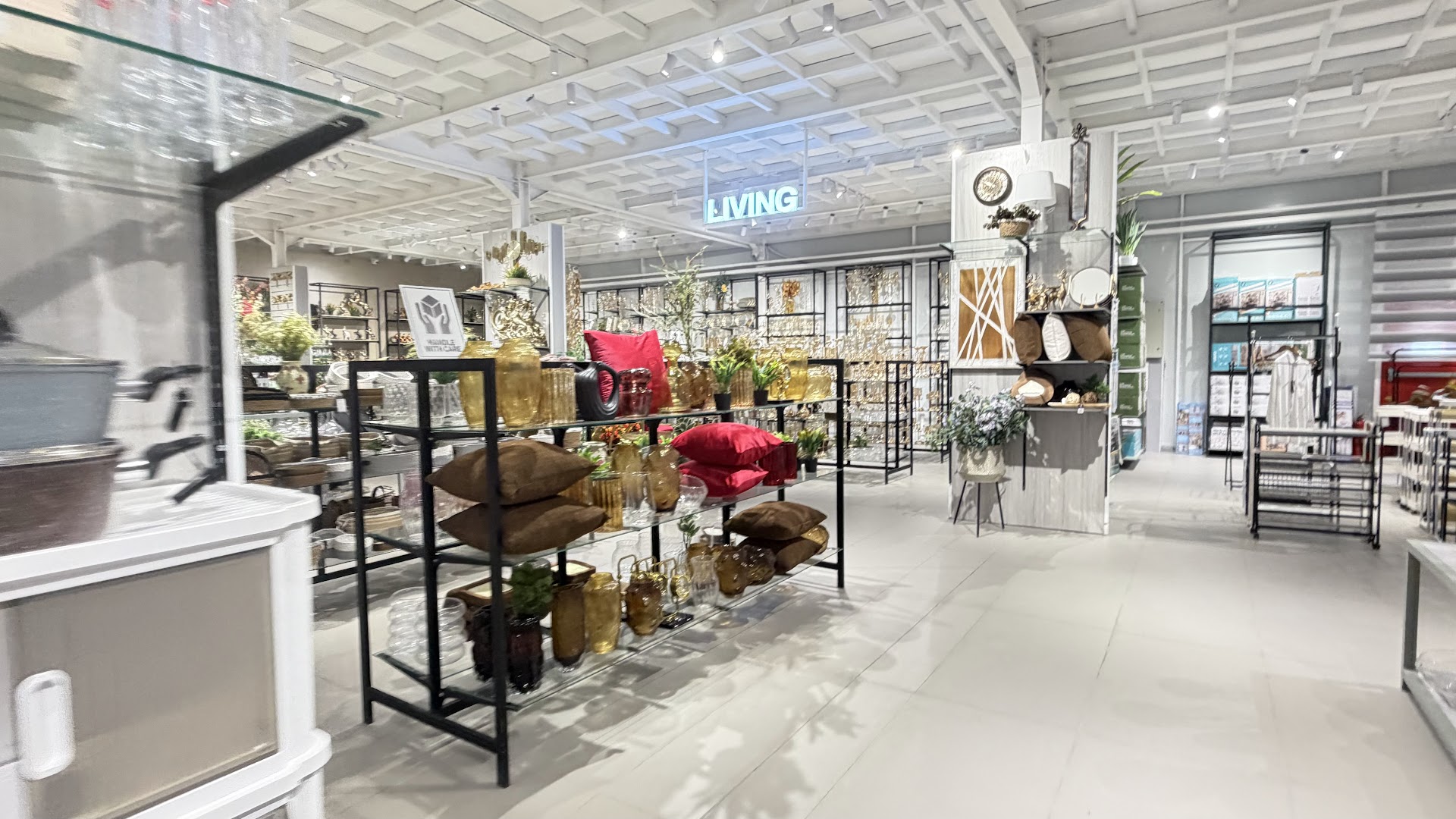 Thilakma Square Negombo: clear shop interior and products
