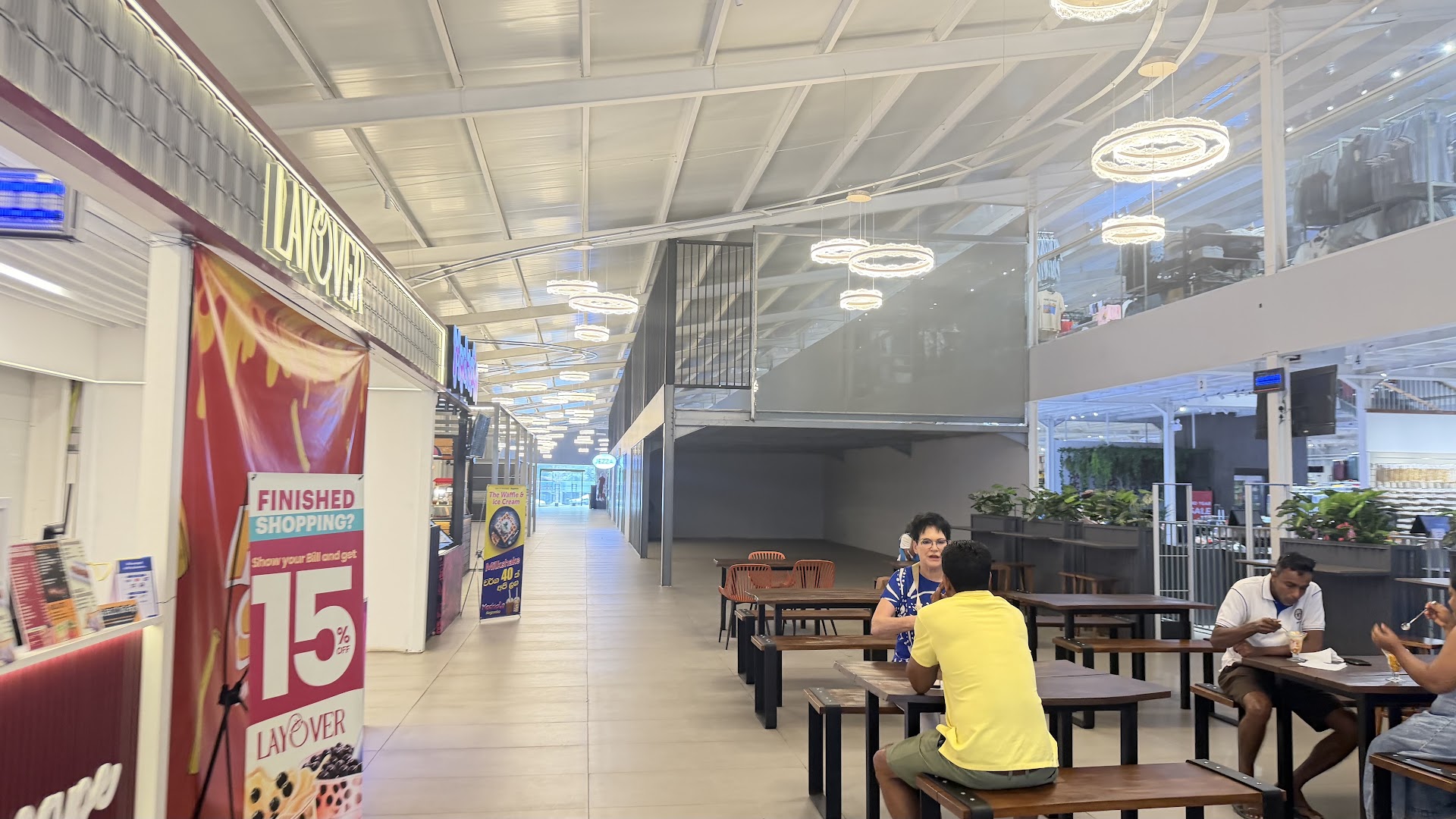 Thilakma Square Negombo: clear view of shop interior