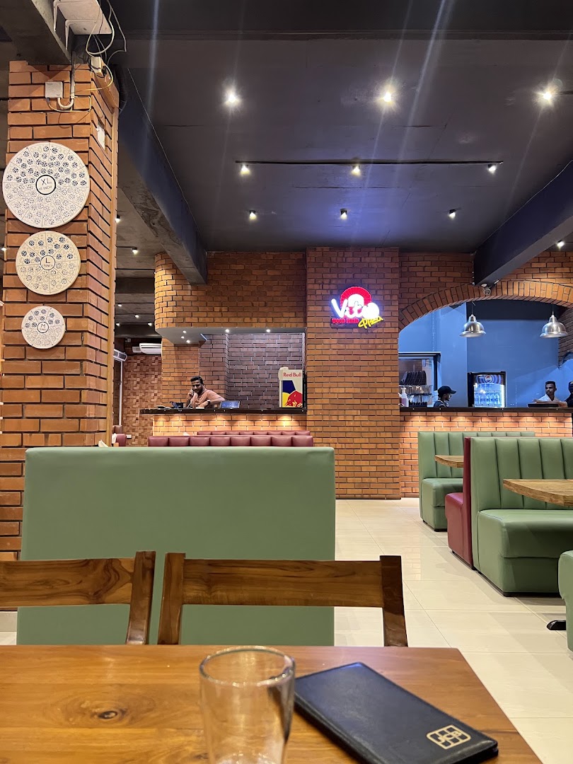 Vito Wood Fired Pizza: clear shot of restaurant interior