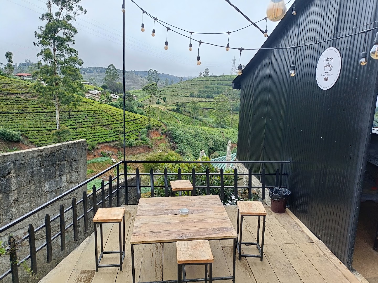 Cafe 9C: attractive terrace with scenic view