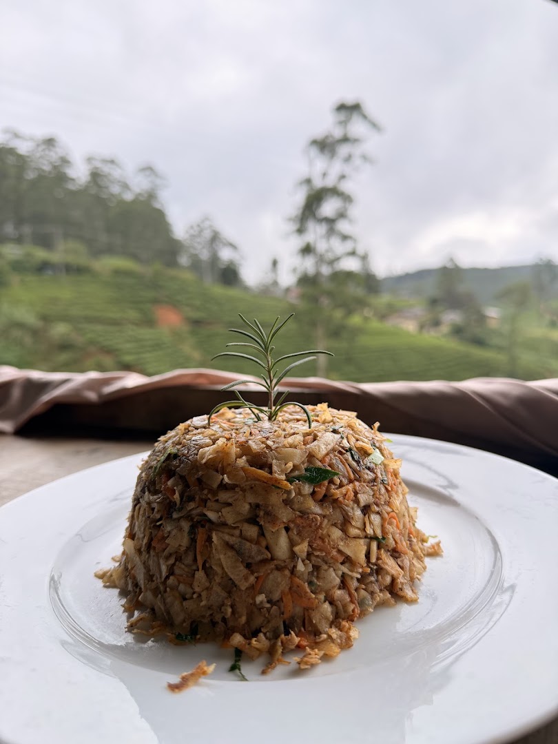 Cafe 9C: appetizing food photo with scenery