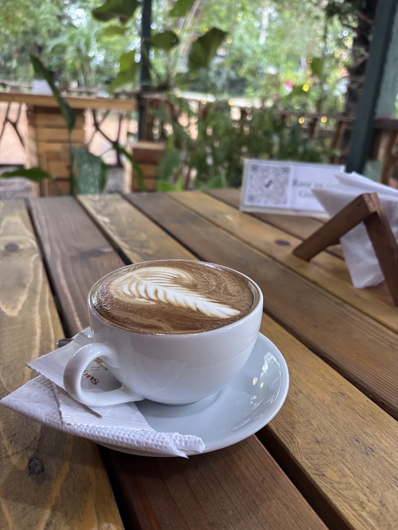 Cafe Leaf Sigiriya: appealing photo of coffee