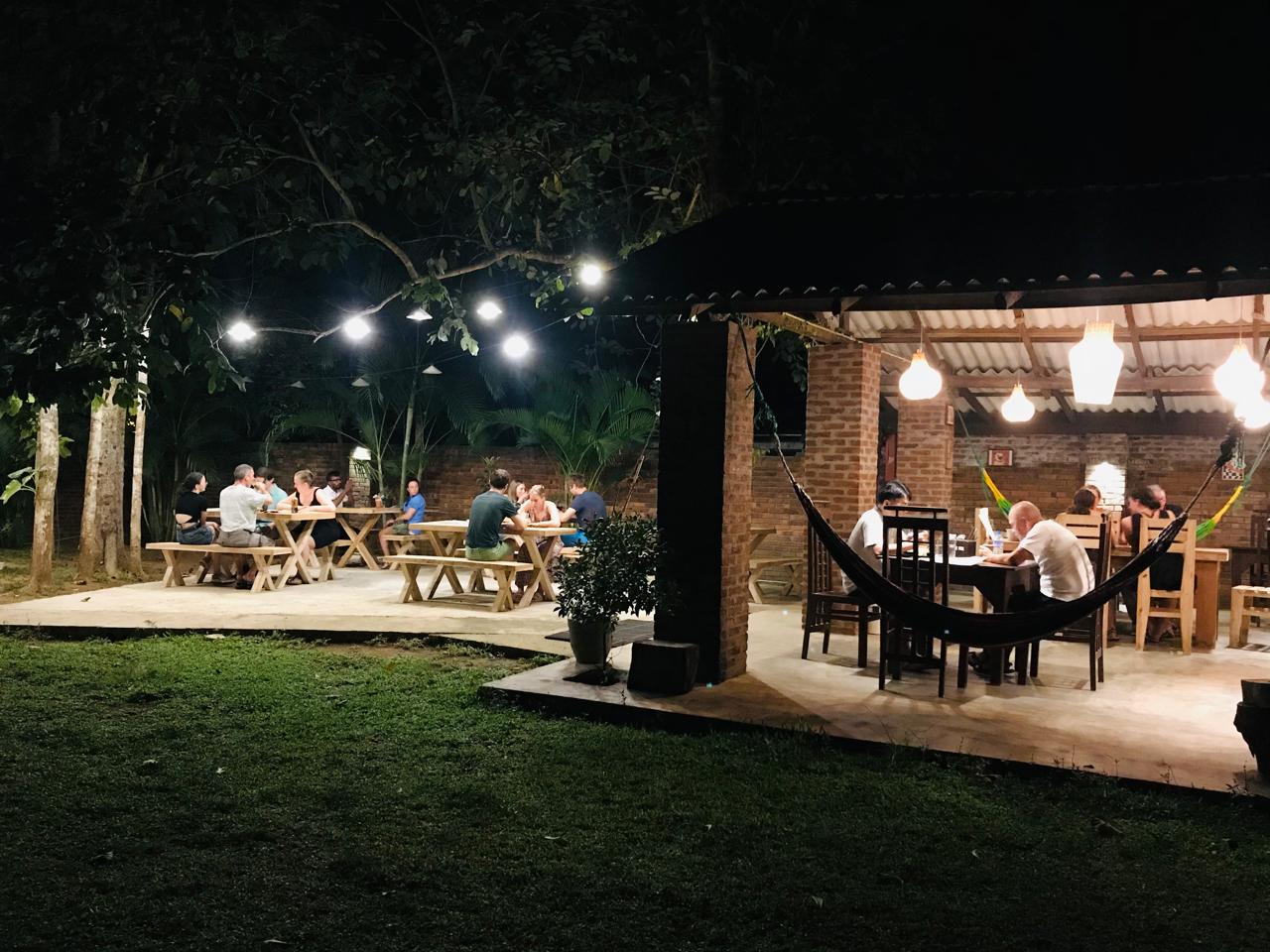 La Dolce Vita Restaurant: inviting atmosphere and clear composition