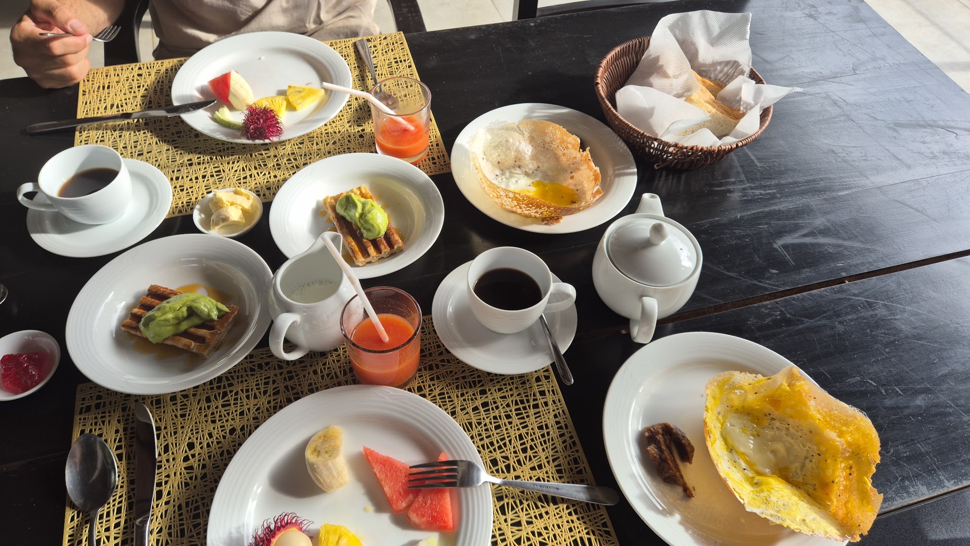 Liongate Restaurant: appetizing photo of restaurant breakfast
