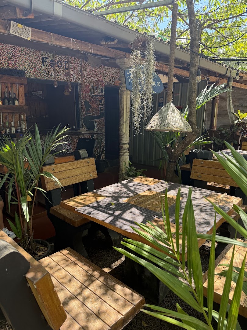 Sigiri Rock View Point - the Restaurant: restaurant atmosphere and seating