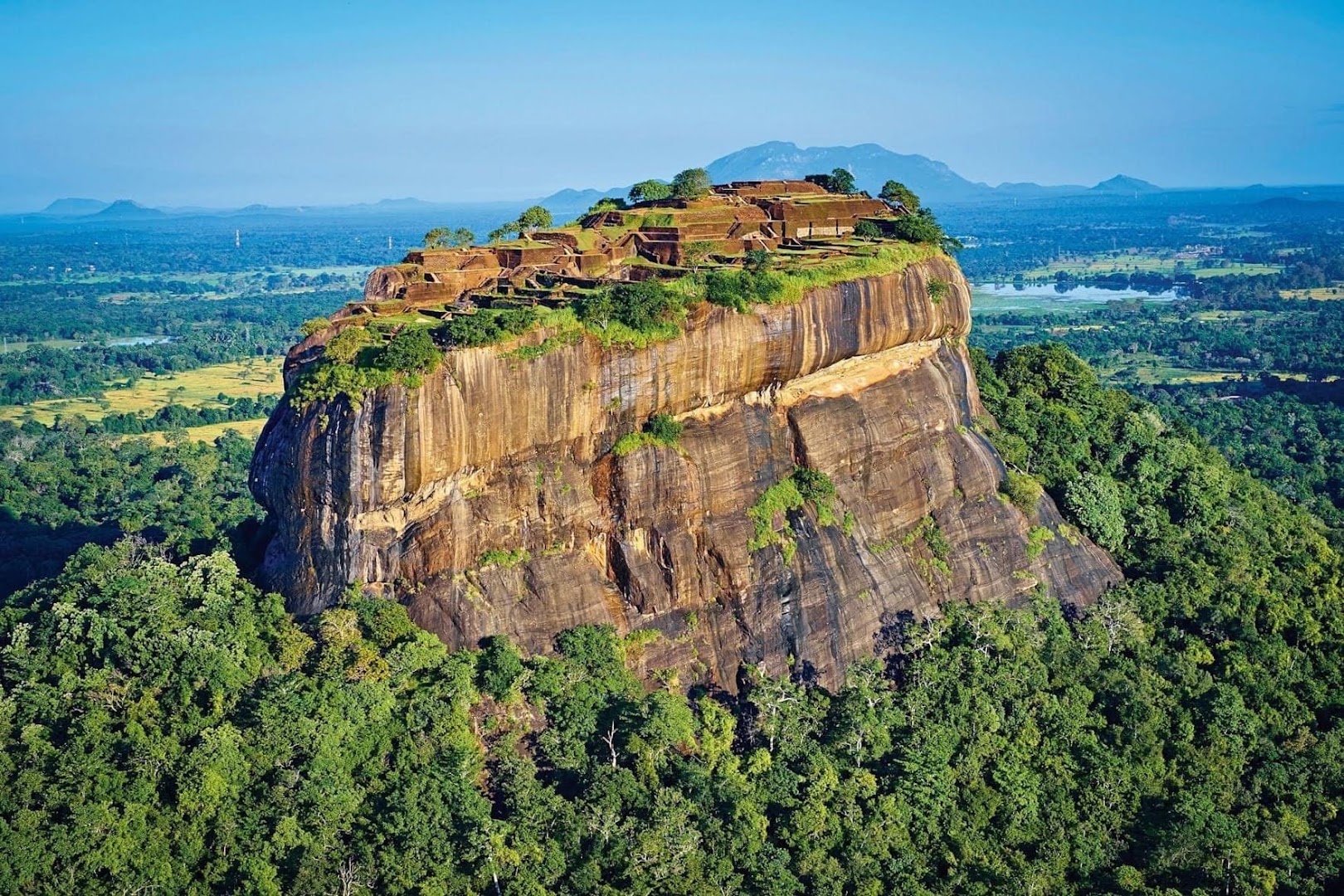 Sigiriya Rock Fortress: stunning aerial view of venue