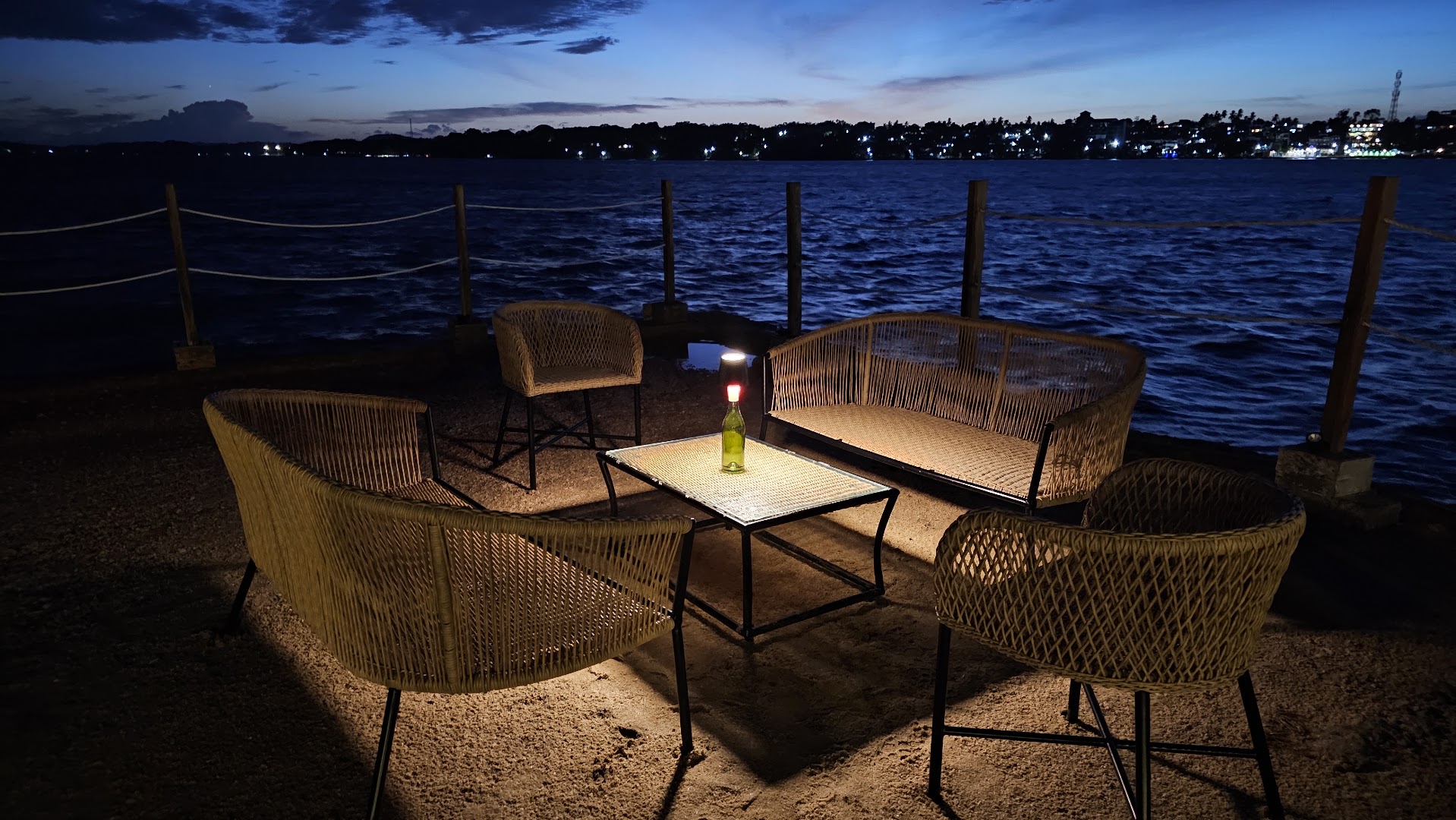 Pier 1947: beautiful atmospheric terrace setting