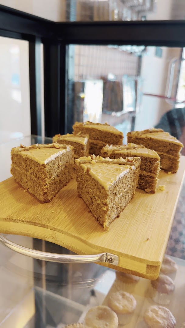 Retro - The Cake Lab: appetizing photo of shop products