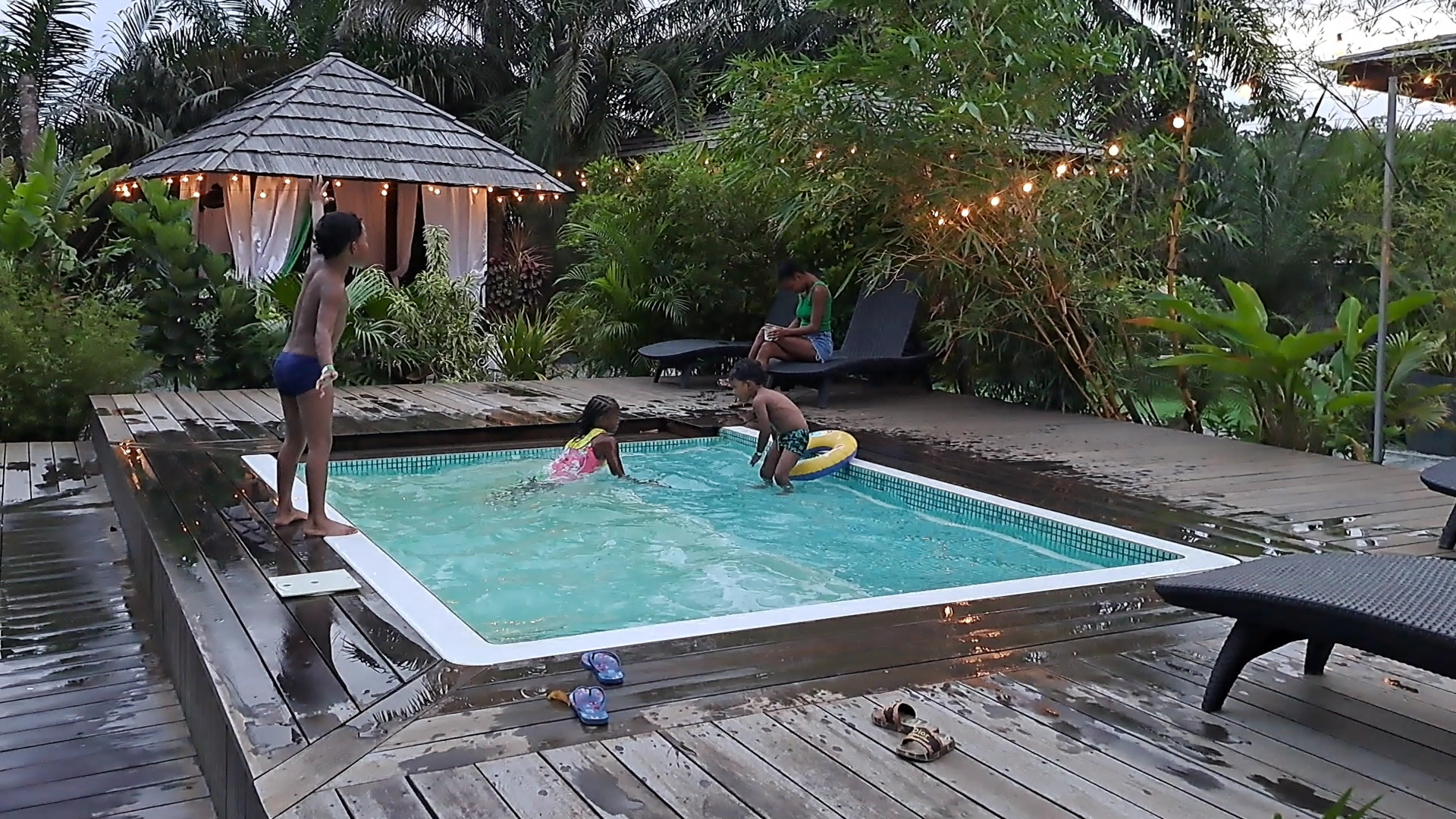 Octopus Resort: resort pool and atmosphere