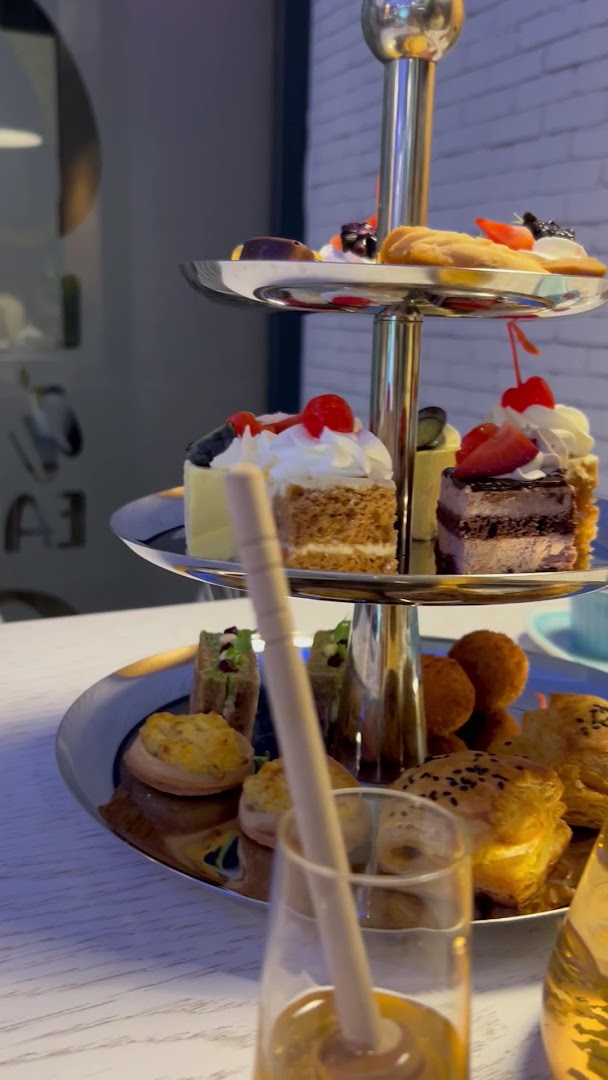 Baker's Basket: appetizing photo of food display