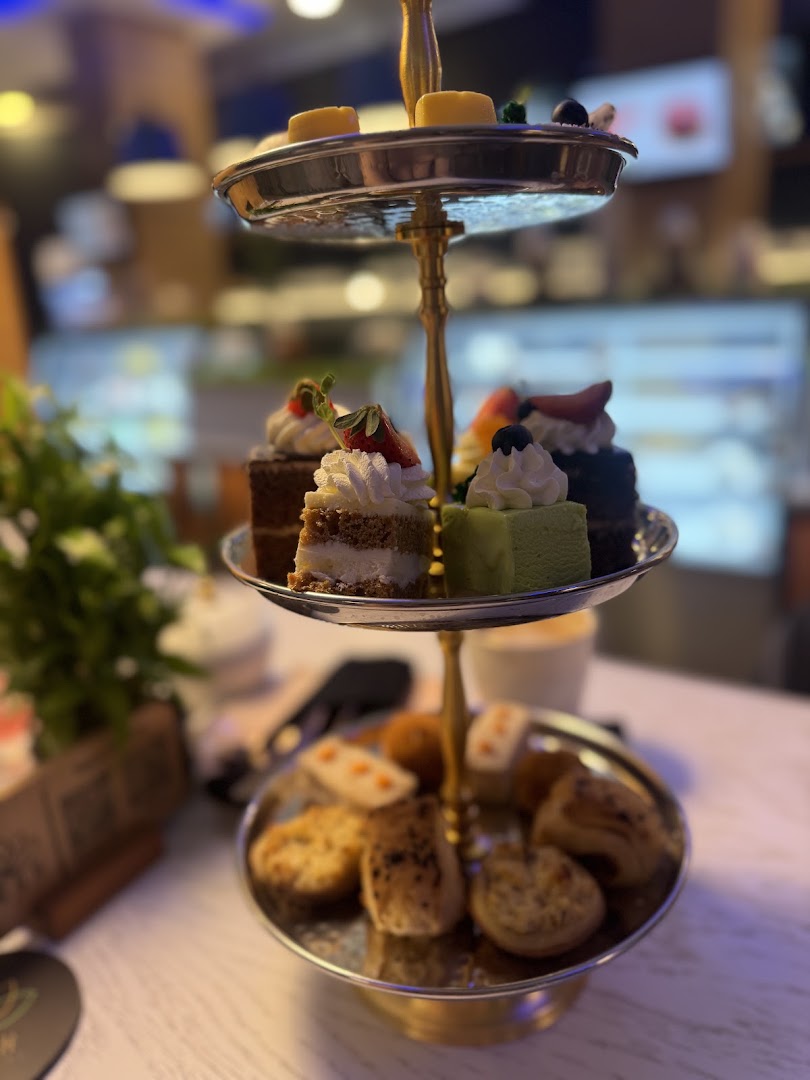 Baker's Basket: appetizing photo of food display
