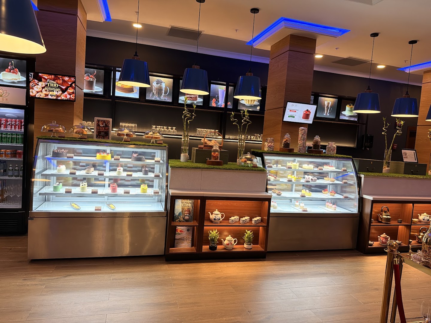 Baker's Basket: clear, professional interior shot