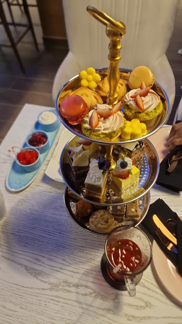 Baker's Basket: appetizing photo of food display