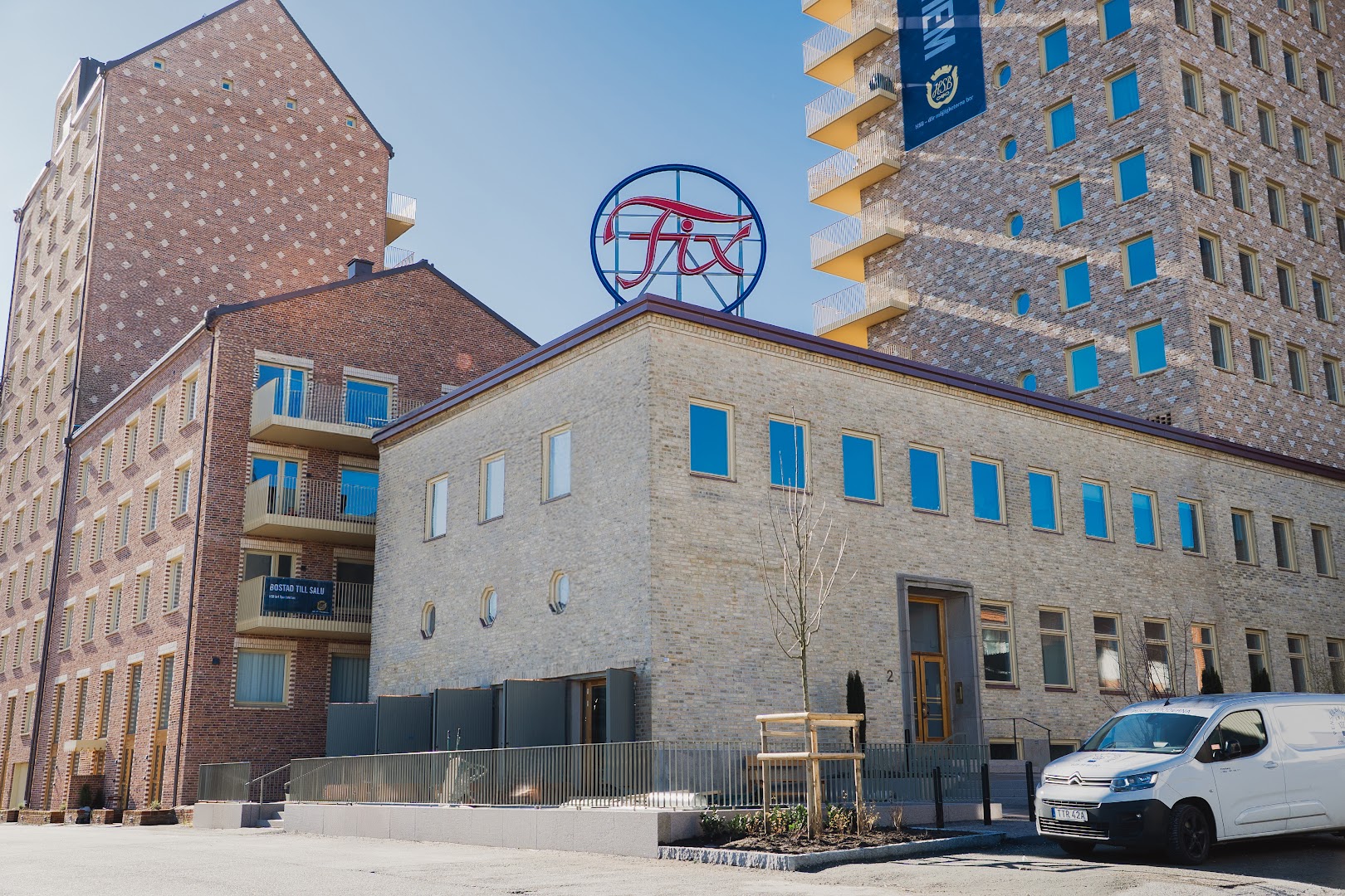 Bamba Fixfabriken: clear exterior shot of venue