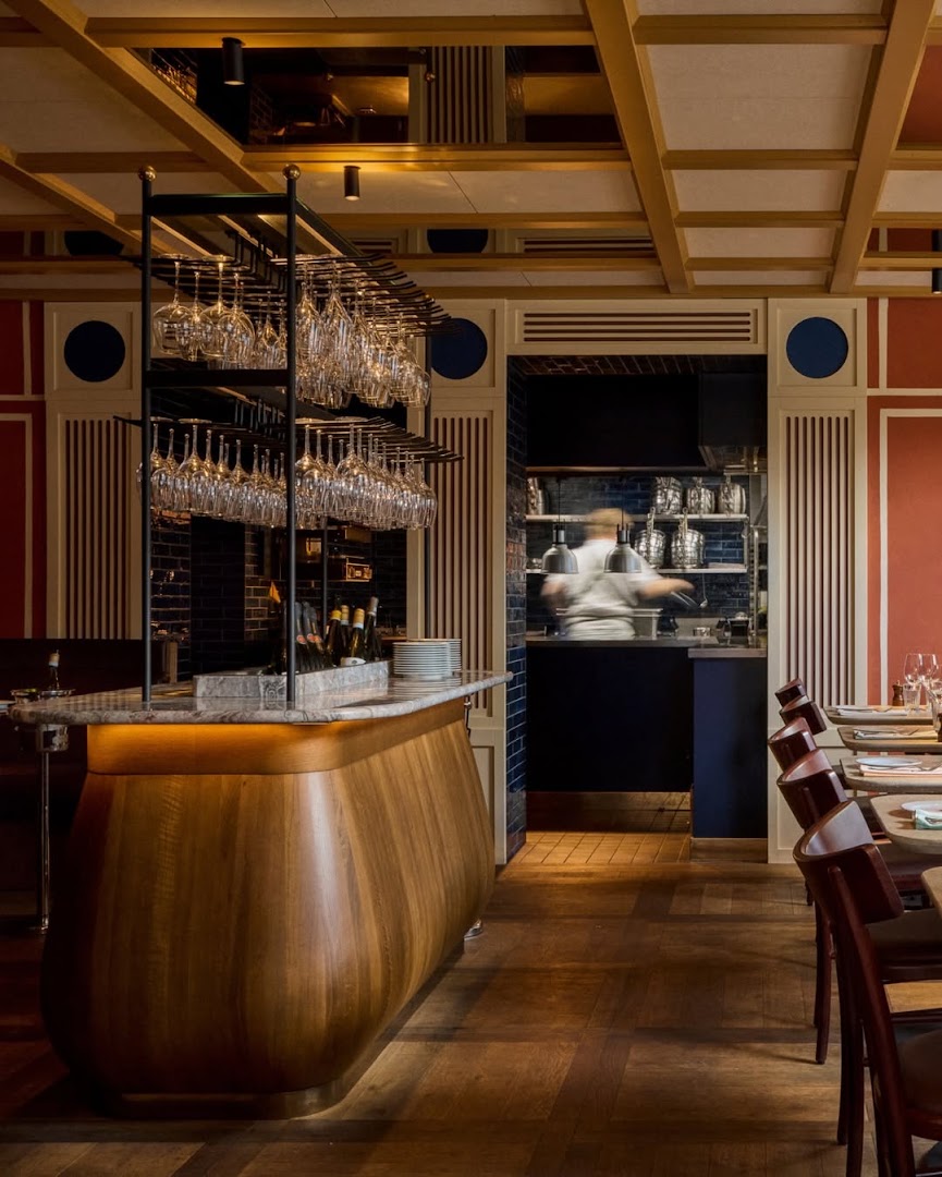 Brasserie Voyage: professional interior shot of restaurant