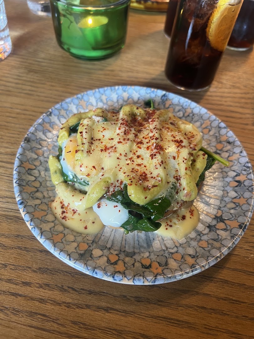 Elio: appetizing, high-quality food photo