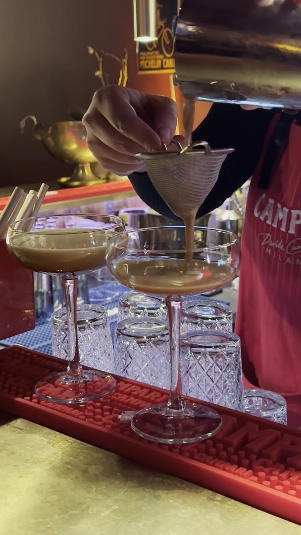 Götabergs Kök & Bar: high quality drink preparation shot
