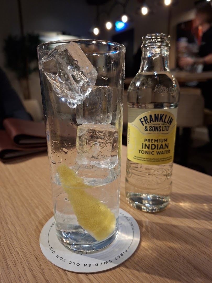 Hernö Gin Bar Göteborg: high quality gin drink photo