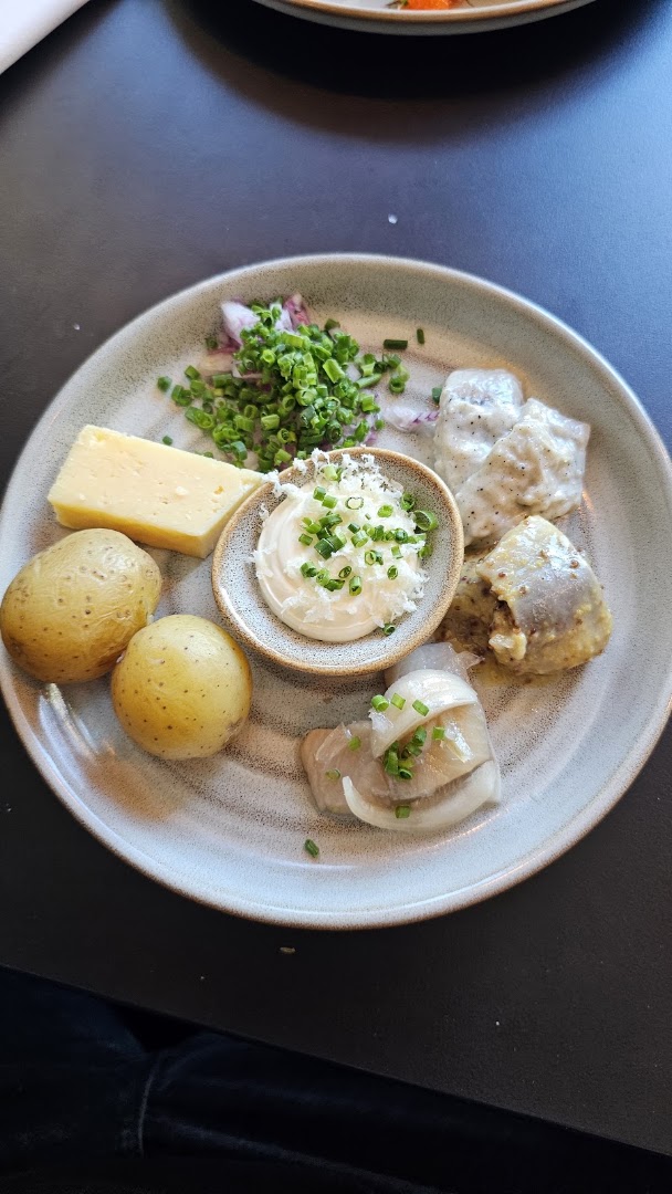 Hjôrdis: appetizing, clear photo of food