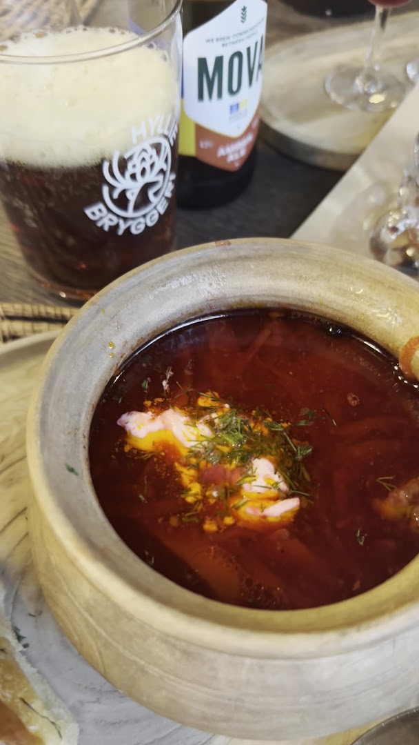 Babusia: appetizing photo of restaurant food