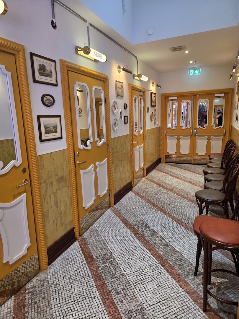 Basta Malmö: attractive interior design and atmosphere