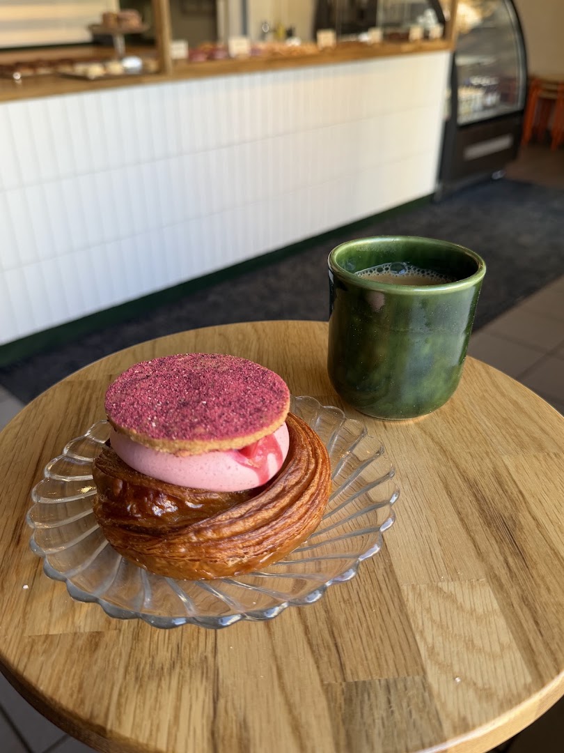 Deg Bageri: appetizing photo of bakery product