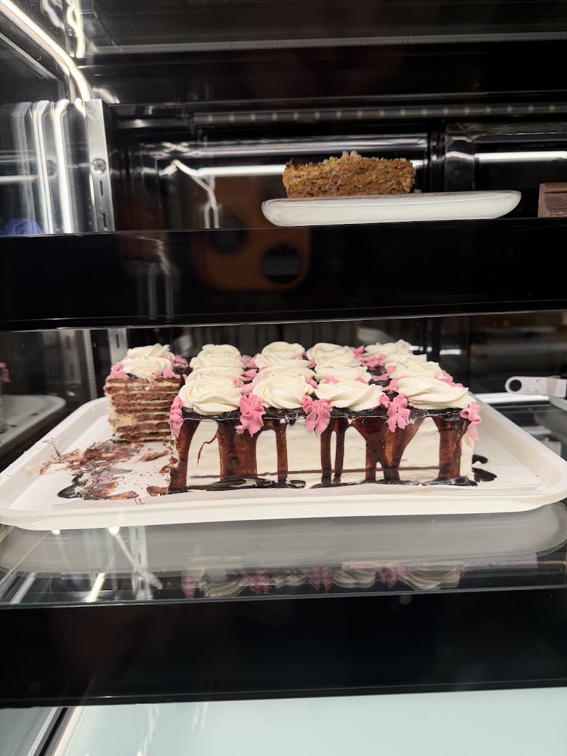 Ukrainian Wine Bar: appetizing photo of food display