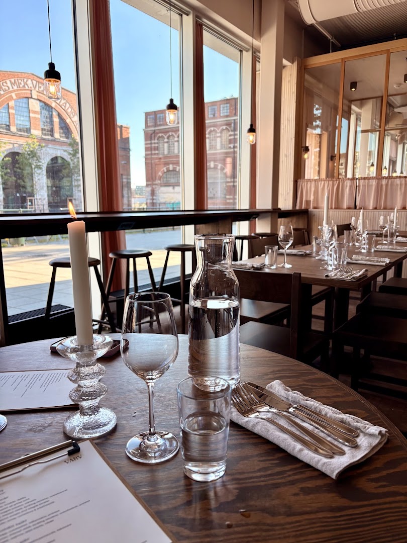Varv: inviting atmosphere and professional composition
