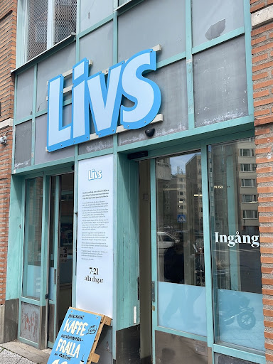 Livs: clear storefront photo of shop