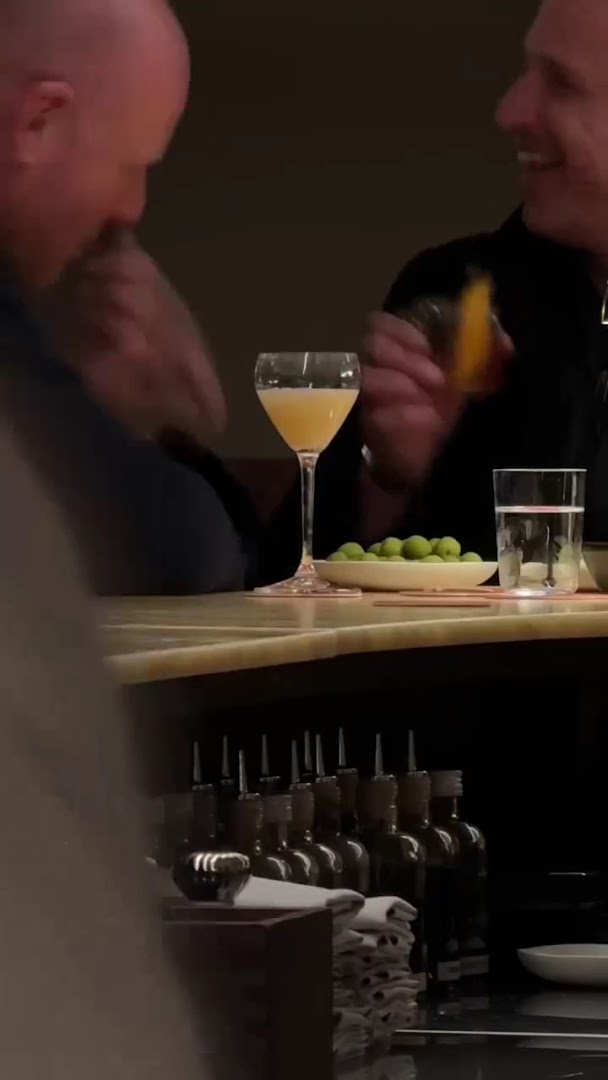 Sally's: authentic bar atmosphere