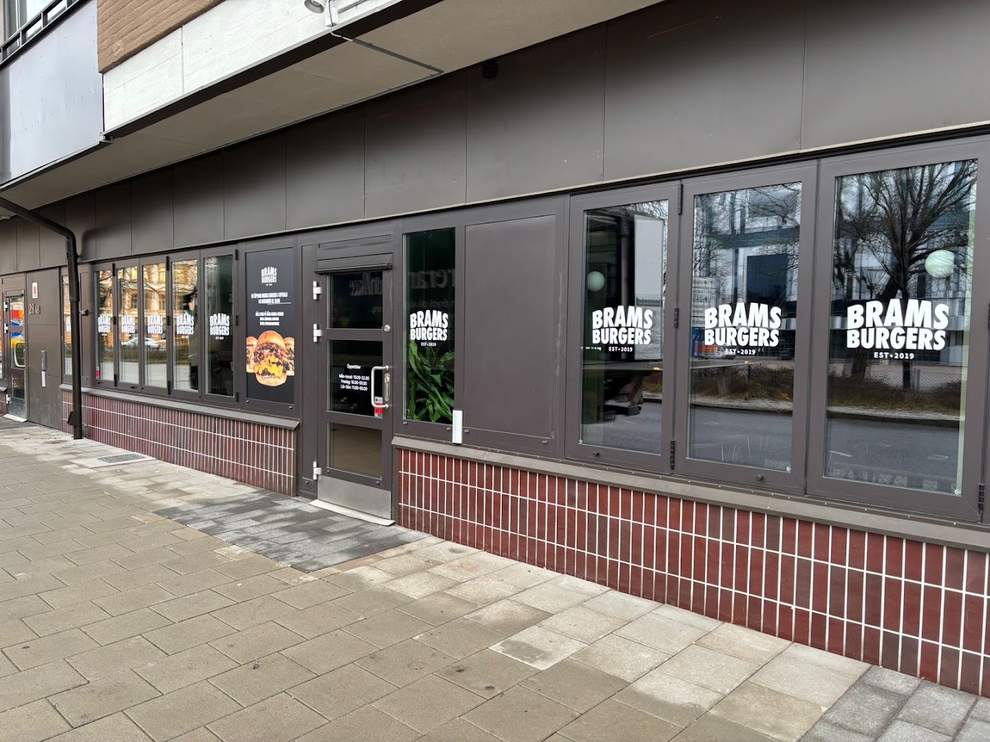 Bram's Burgers: clear exterior shot of restaurant