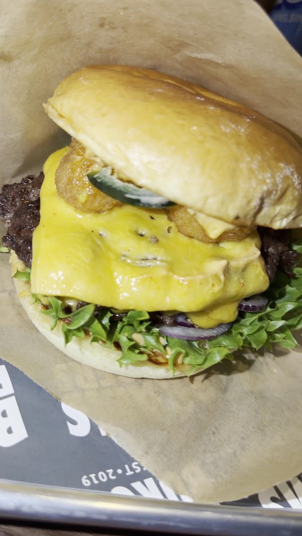 Bram's Burgers: appetizing, high-quality food photo