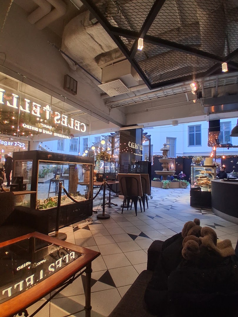 Celestelle: inviting atmosphere and clear interior