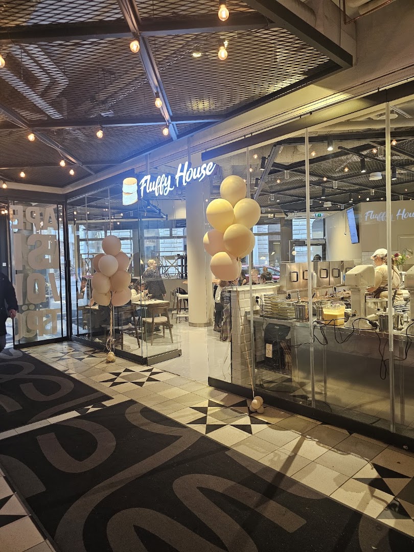 Fluffy House: clear, inviting view of venue