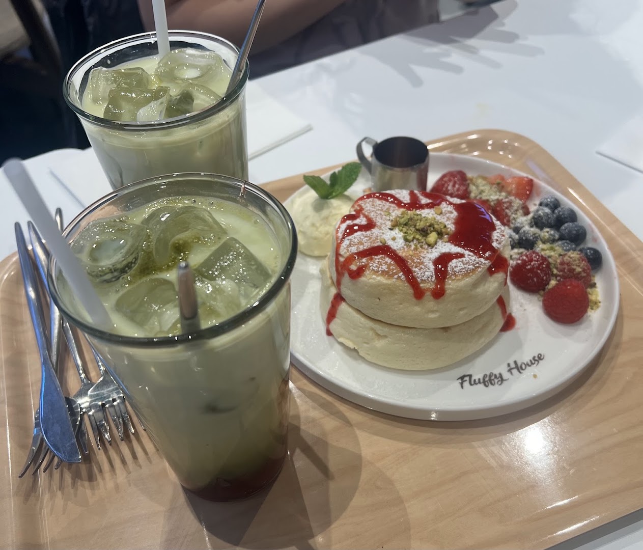 Fluffy House: appetizing photo of food and drinks
