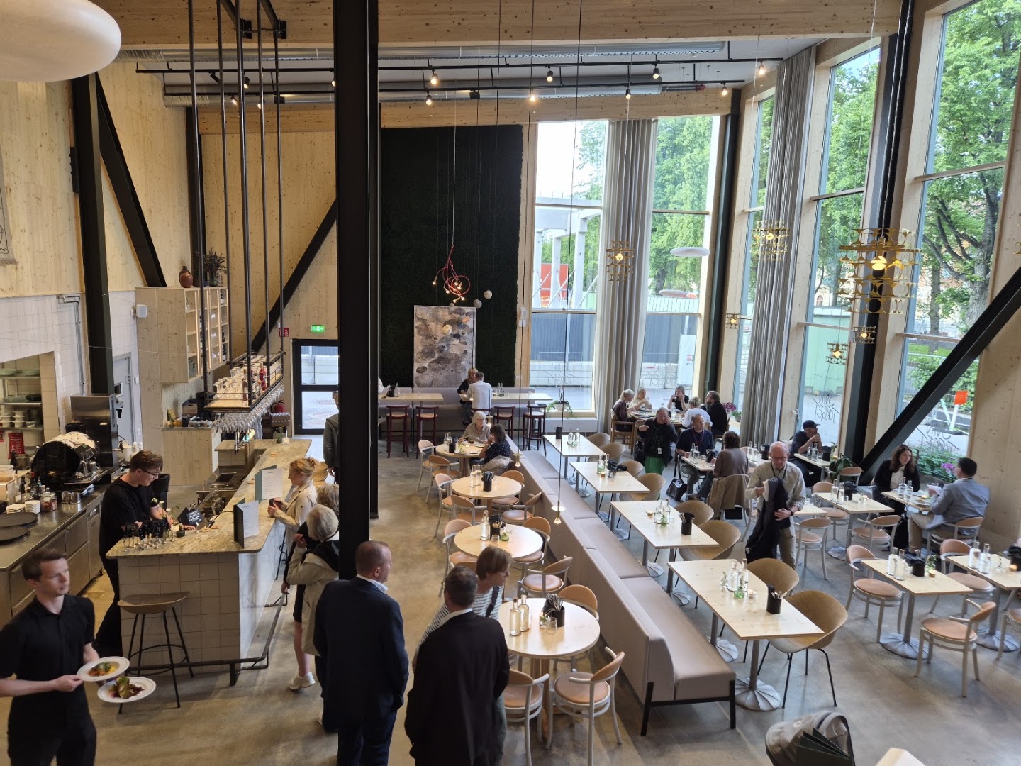 Svintorget: clear, professional shot of interior