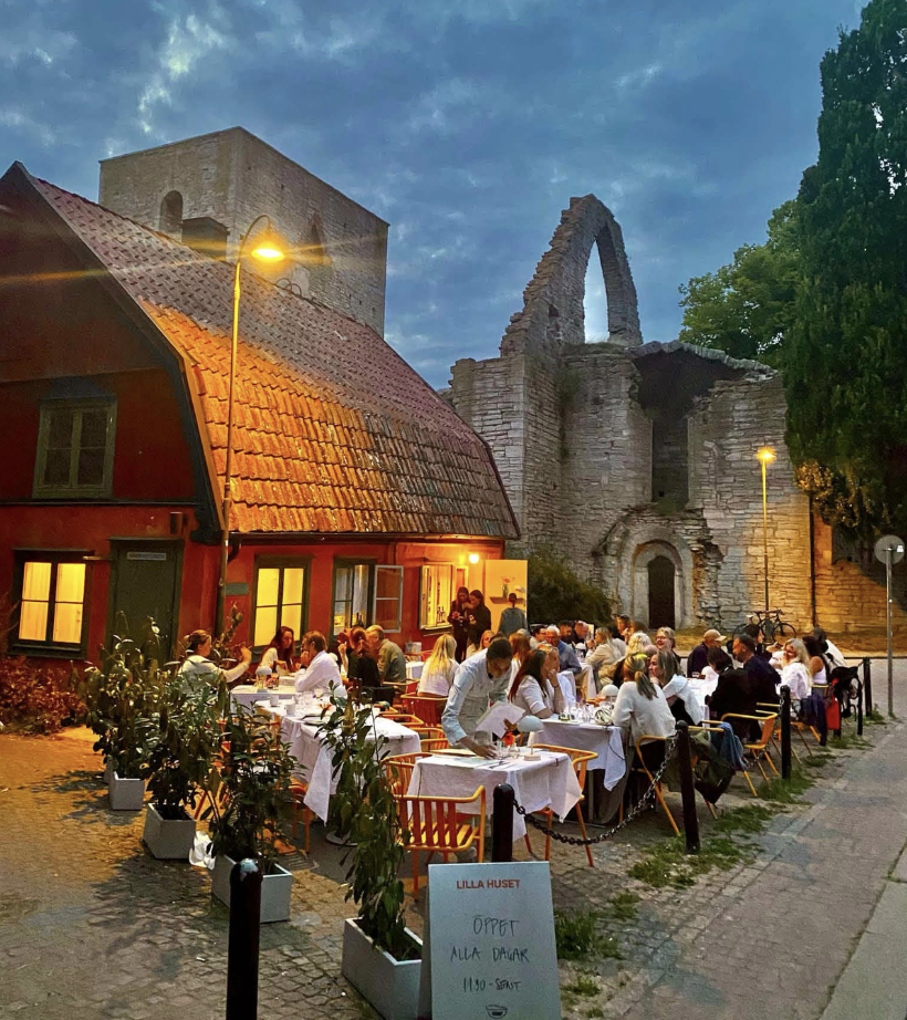 Lilla Huset: atmospheric photo of restaurant terrace