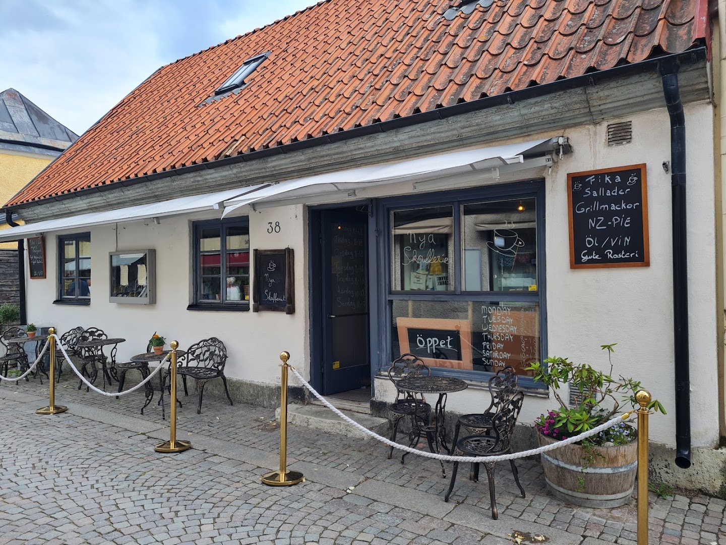 Nya Skafferiet: clear exterior shot of venue