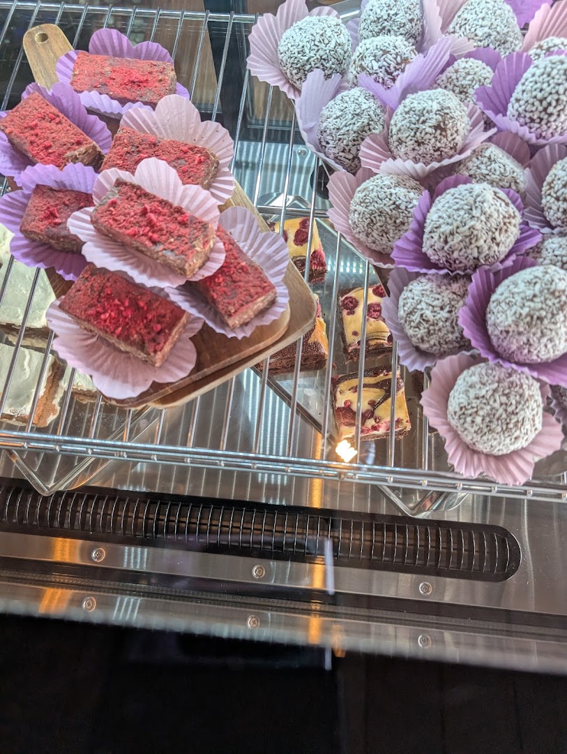 Nya Skafferiet: appetizing display of fresh pastries