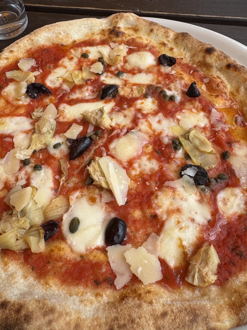La Piazza: appetizing, high-quality food photo