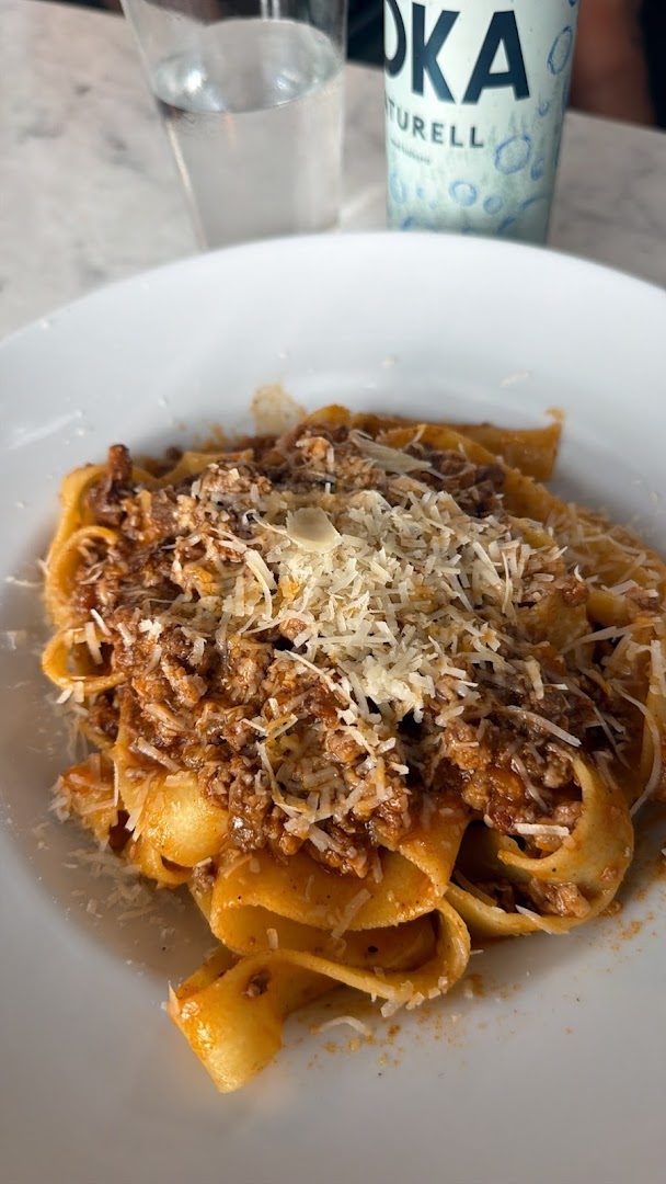 Nonno: appetizing photo of restaurant food