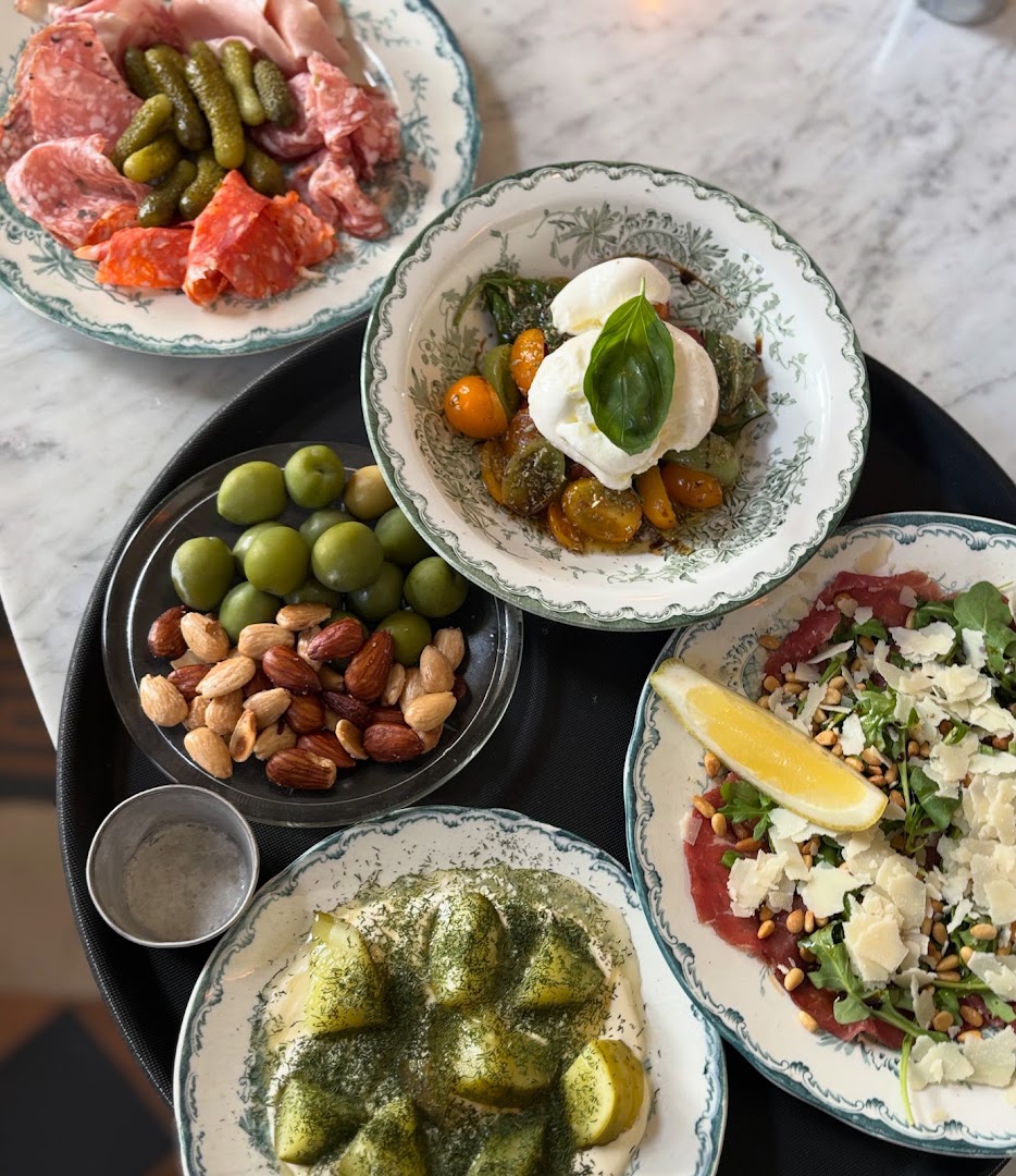 Tryffelsvinet: appetizing, high-quality food photography