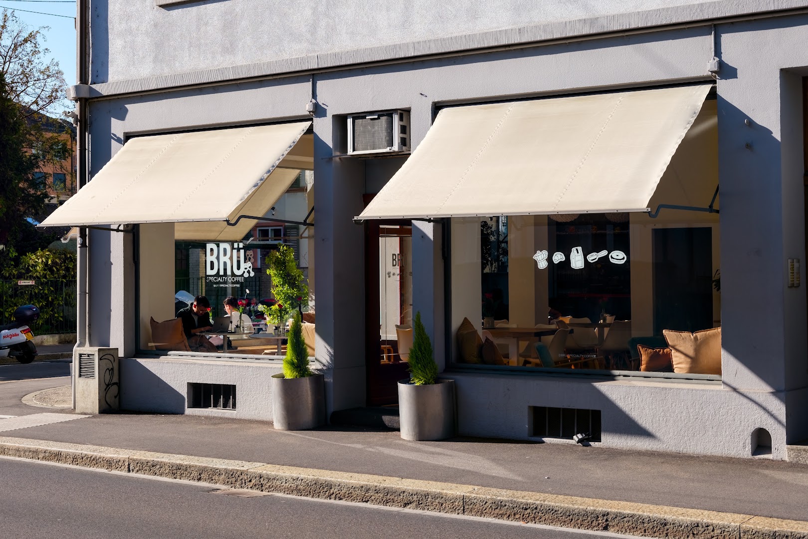 Brü: clear, professional exterior shot