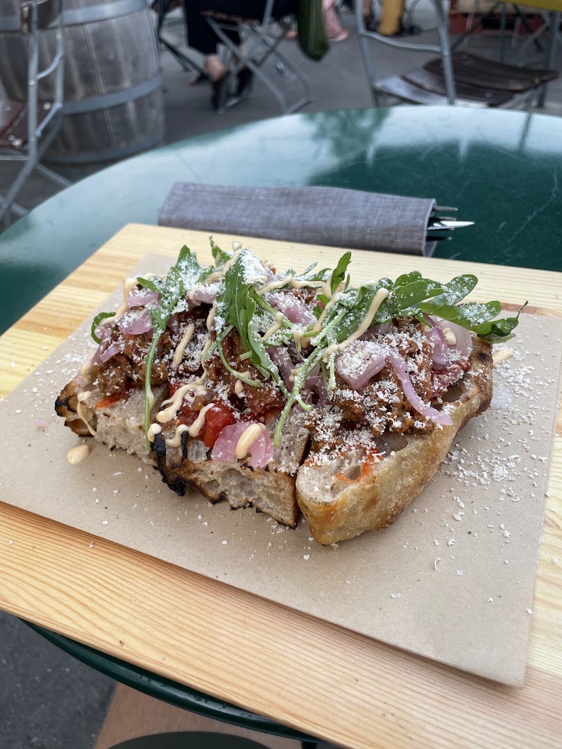 Cork & Fork: appetizing, high-quality food photo
