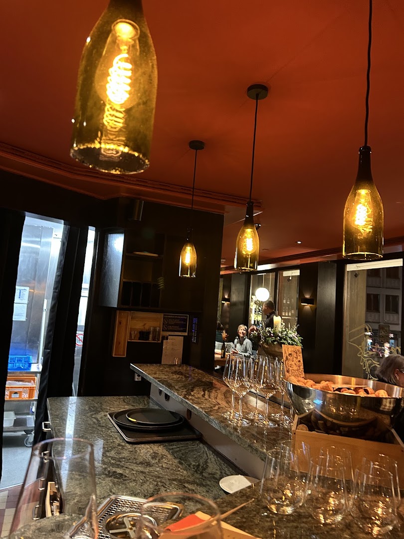 Cork & Fork: inviting atmosphere and quality interior