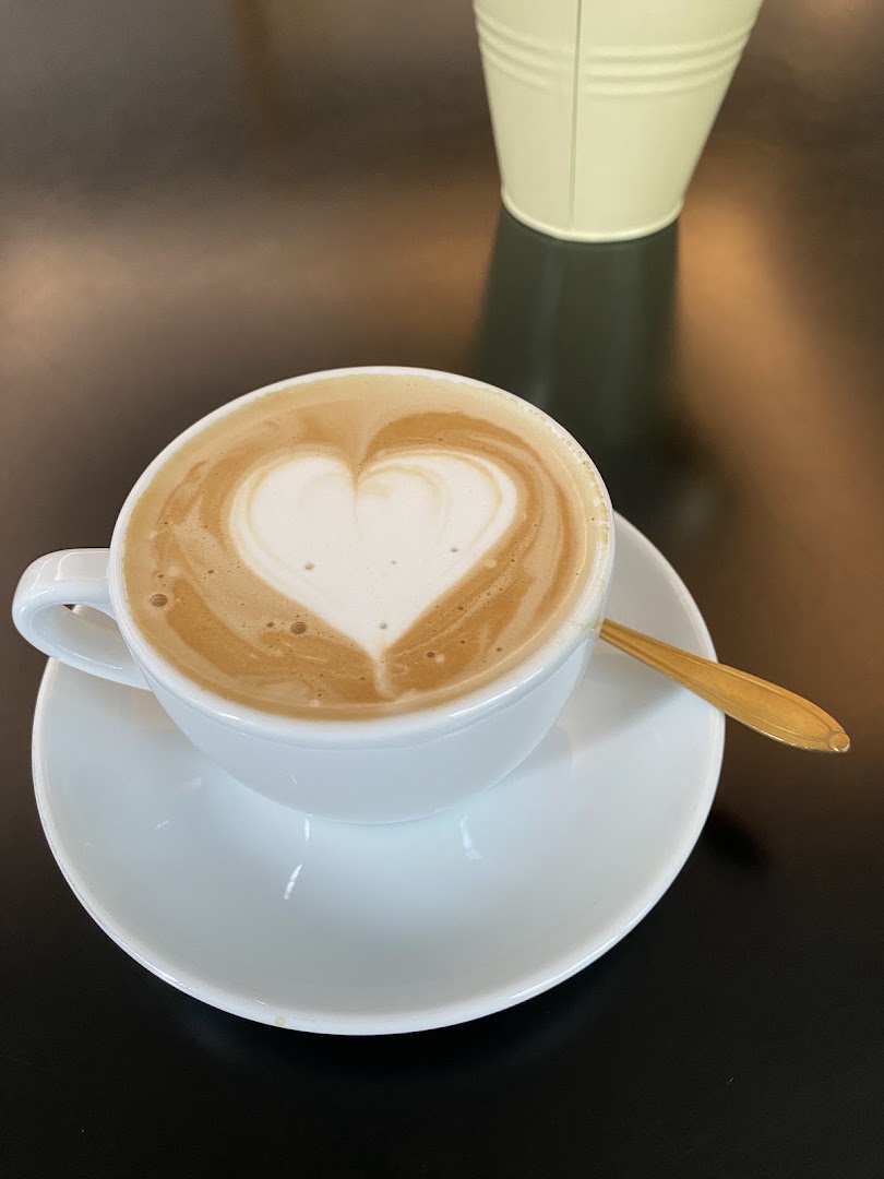Acai Attendant: appealing photo of latte art