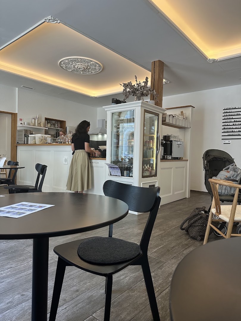 Acai Attendant: clear interior shot of venue