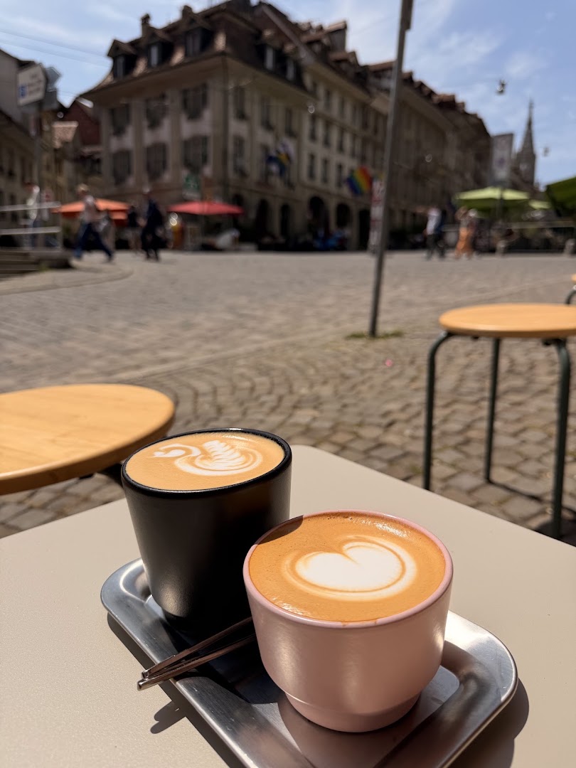 Bruin Café & Co: appealing photo of coffee drinks