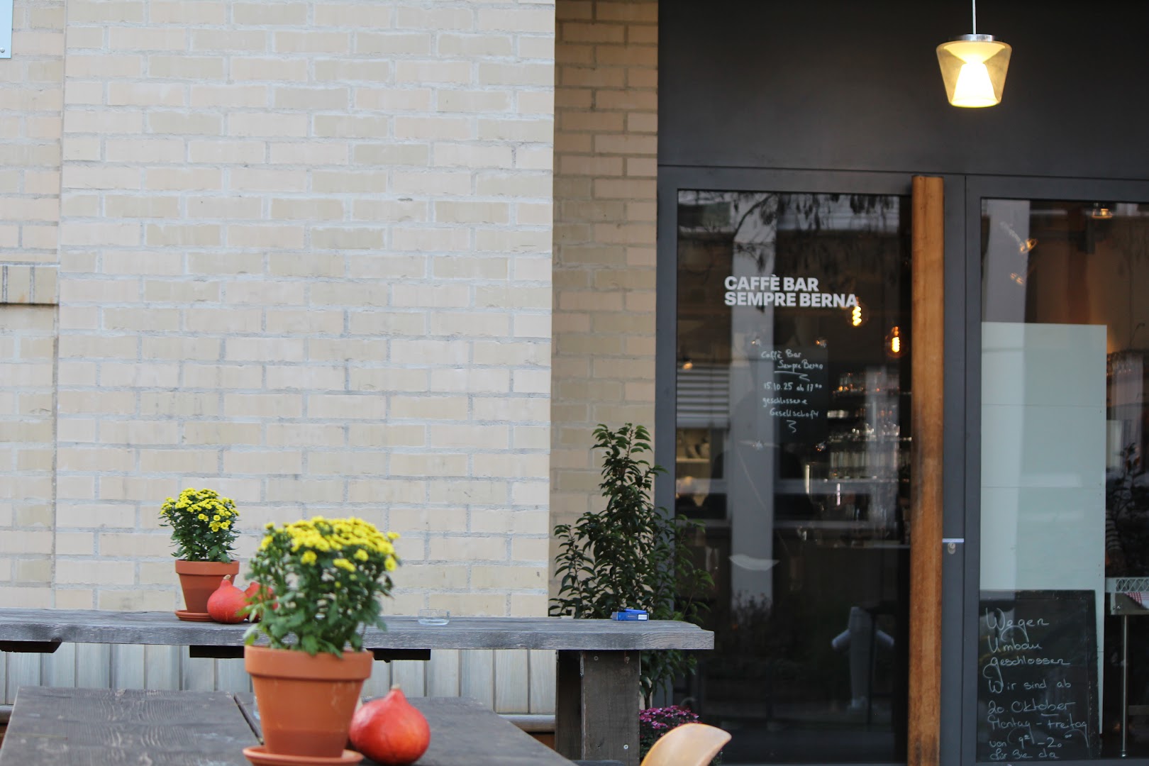 Sempre Berna: clear, inviting exterior shot