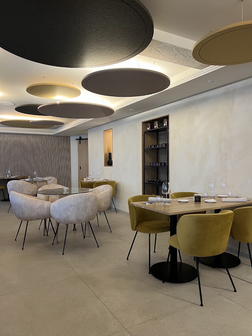 Bouca: high quality interior atmosphere shot